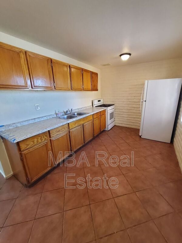 Photo - 318 W 2nd Ave Unit Apt C