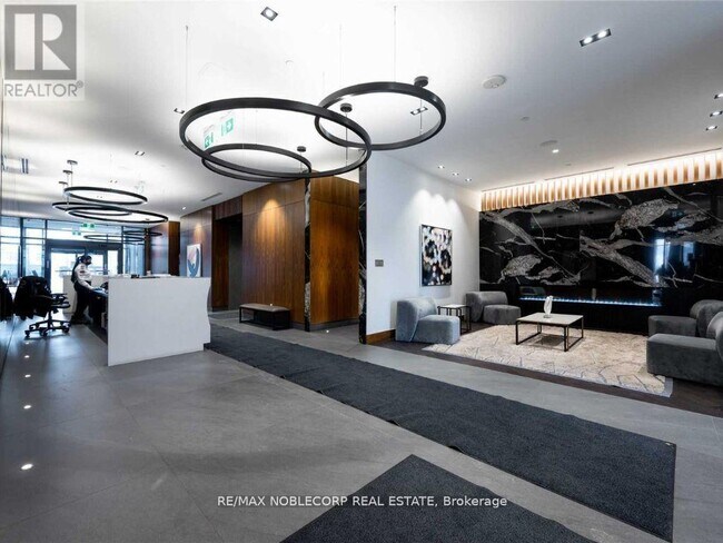 Photo - 7895 Jane St Unité 2014