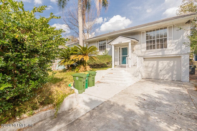 Building Photo - 1205 16th St N