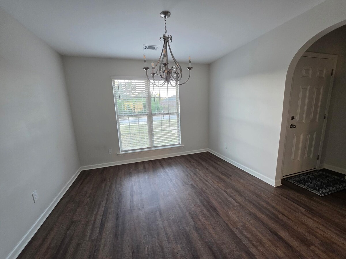 Photo - 745 Park Ln