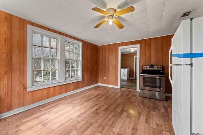 Photo - 4433 Sherwood St