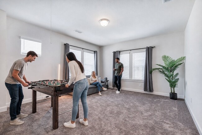 Building Photo - 106 Hazelnut Dr