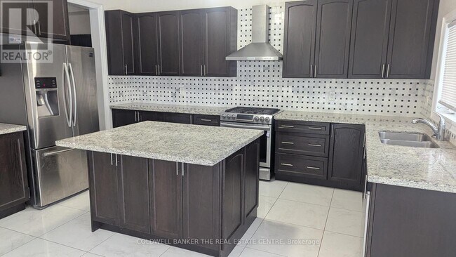 Photo - 1047 Barton Way