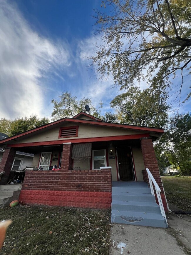 Building Photo - 2914 Winthrop Ave Unit 2916 Winthrop Ave