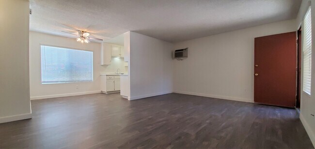 Photo - Arizona Towers Apartments