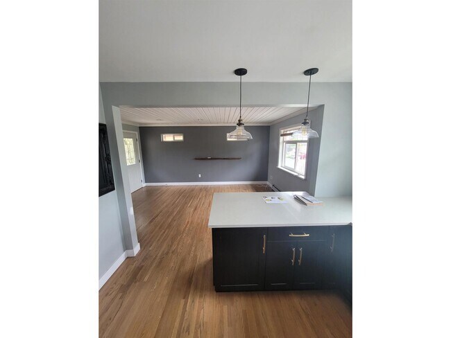 Photo - 20504-2095A 95a Ave
