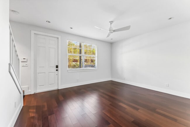 Photo - 106 SW 1st Ave