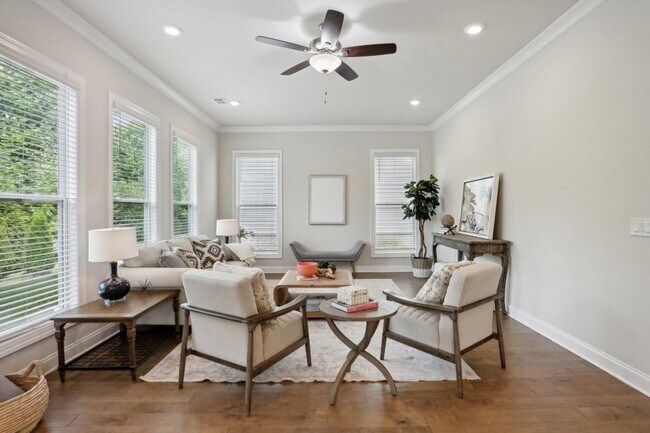 Photo - 1445 Calvert Ln