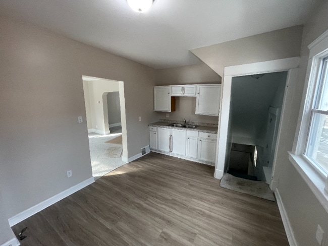 Photo - 16902 Langley Ave