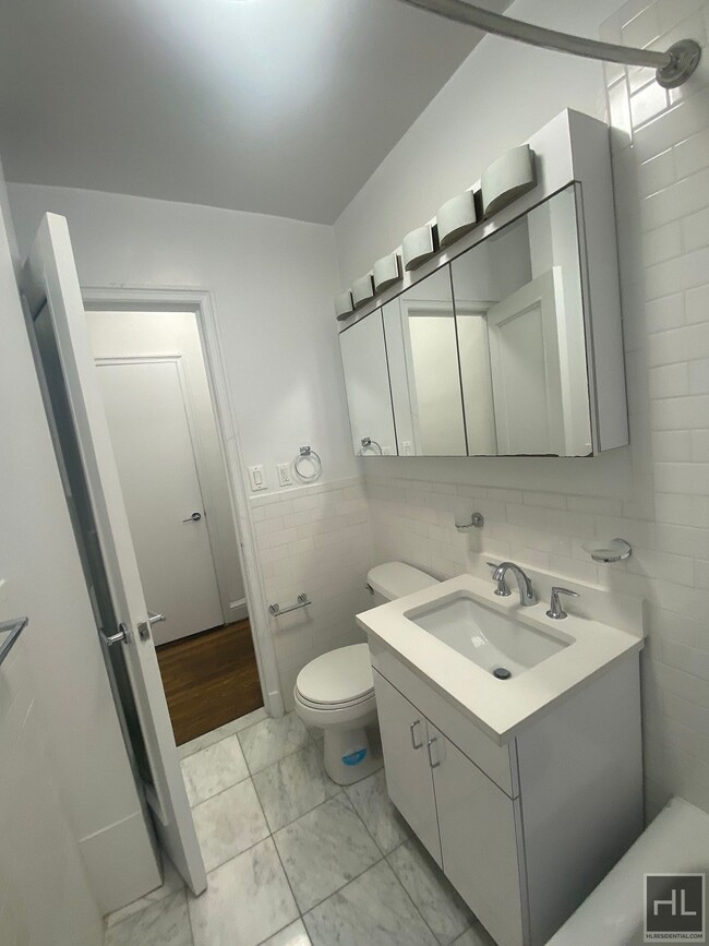 Photo - EAST 46 STREET Unit 4M