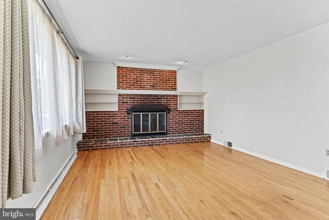 Photo - 213 Sunset Dr