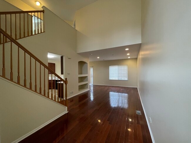 Photo - 1904 Maureen Dr