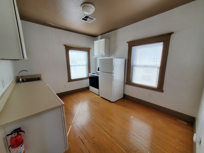 Photo - STUNNING 1BD/1BA IN A FIVEPLEX IN EAST SA...
