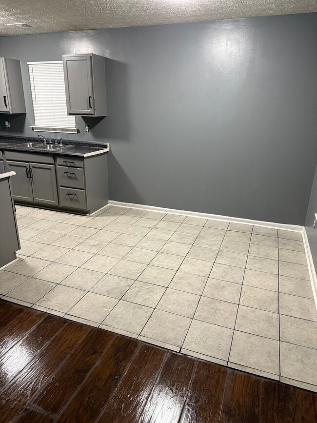 Photo - 6100 Green Leaf Ct SW