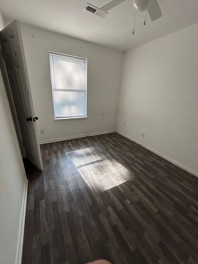 Photo - Huge 3 bed 2 full bath in Summerville!
