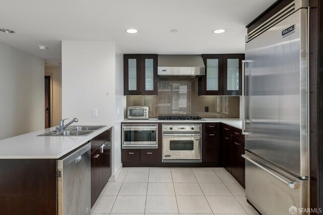 Building Photo - 333 1st St Rental