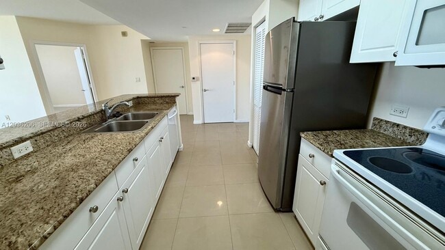 Photo - 19501 W Country Club Dr