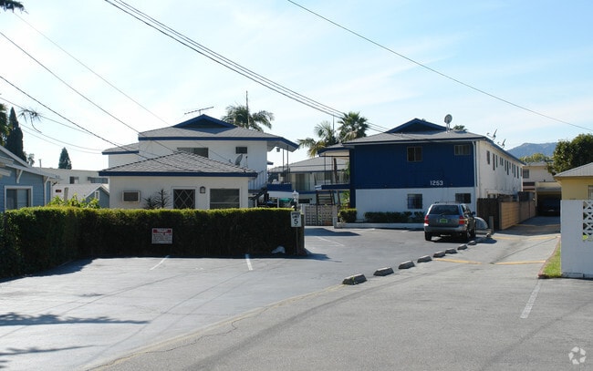 Building Photo - 1253 Boynton St