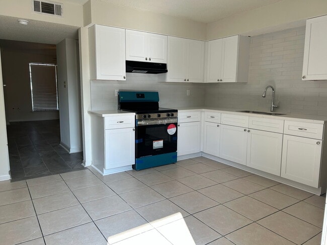 Photo - 1535 Savannah Dr