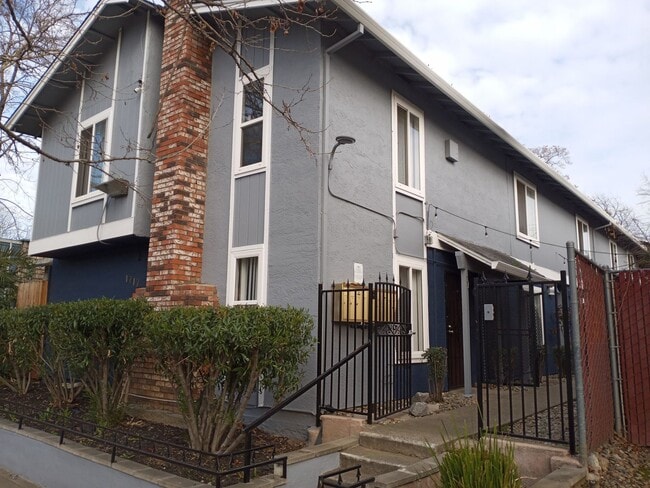 Photo - W St Apartments