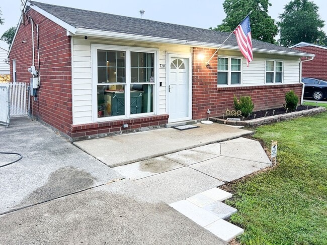 Building Photo - Charming Fully Updated 3-Bedroom Home with...