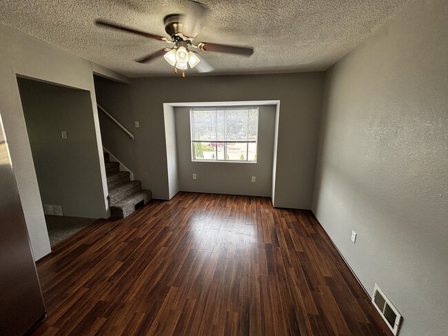 Photo - 1461 Collier Ave