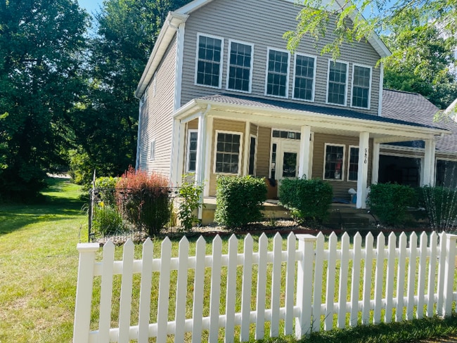 Building Photo - 5670 Honey Locust Dr Rental