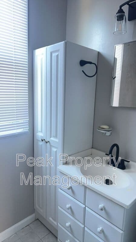 Photo - 2901 Ellwood Ave