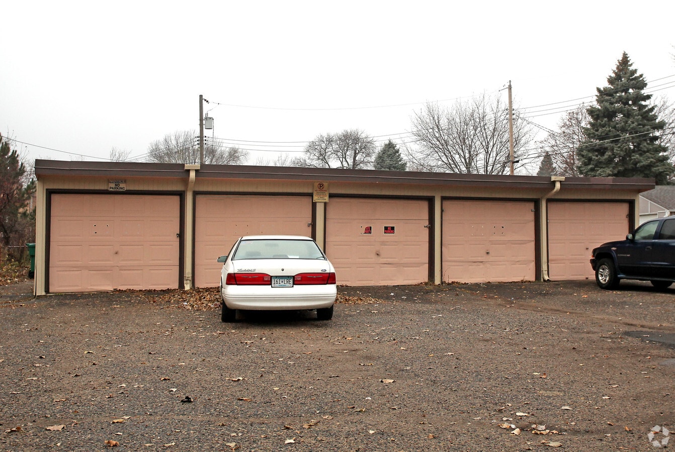 Photo - 1879 7th St E