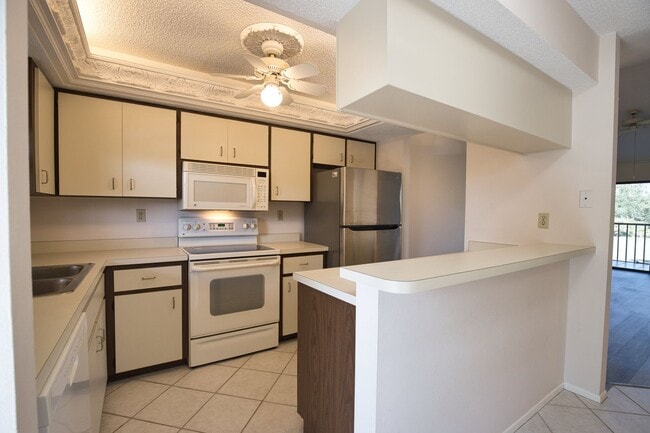 Photo - Annual Unfurnished 2 Bed 1 Bath Second Floor Condo located in Par Four at Capri Isles! Unit 8