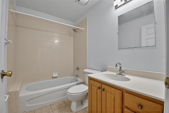 Photo - 83 Lynbrook Dr