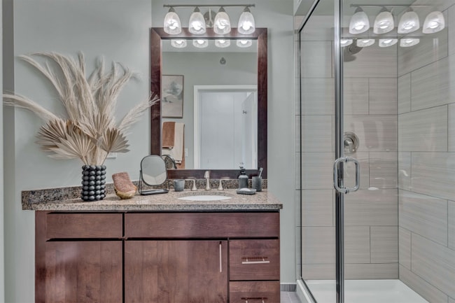 Photo - 340 E Ohio St