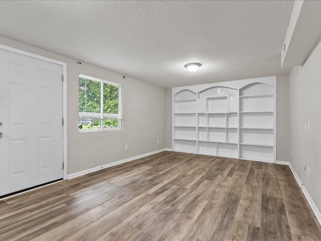 Photo - 10 W 98th St