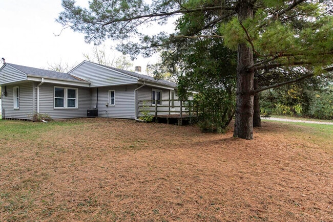 Building Photo - 10605 39th Ave