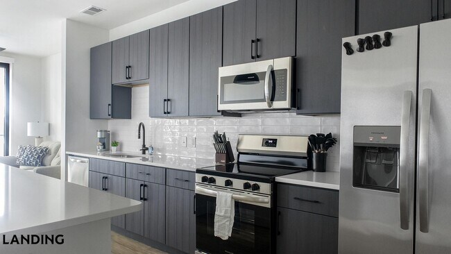 Photo - 1007 S Mint St Unidad 833