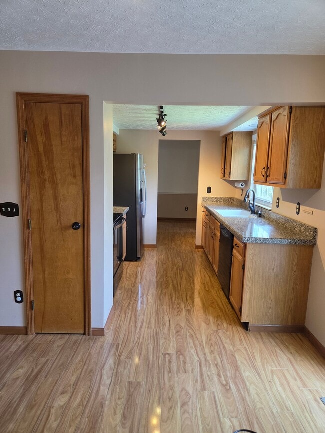 Photo - 2222 Gosforth Ln