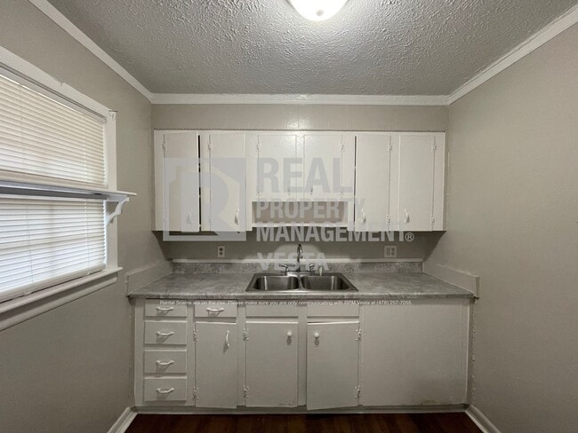 Photo - 2410 Dapleton Dr