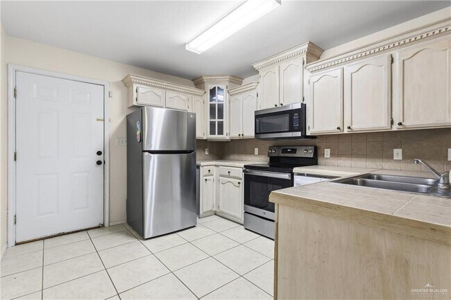 Photo - 14 Blanco River St