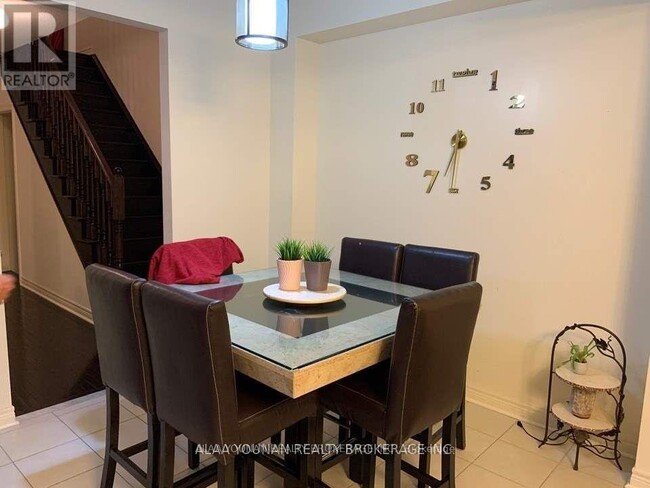 Photo - 1055 Job Cres