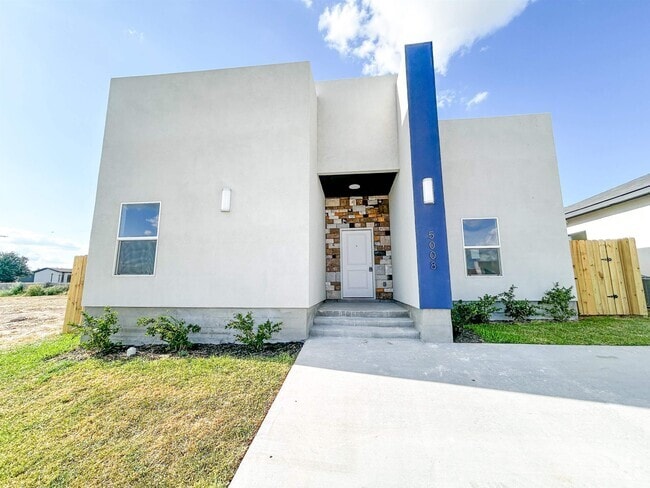 Building Photo - 5008 Cherimoya Ln Rental