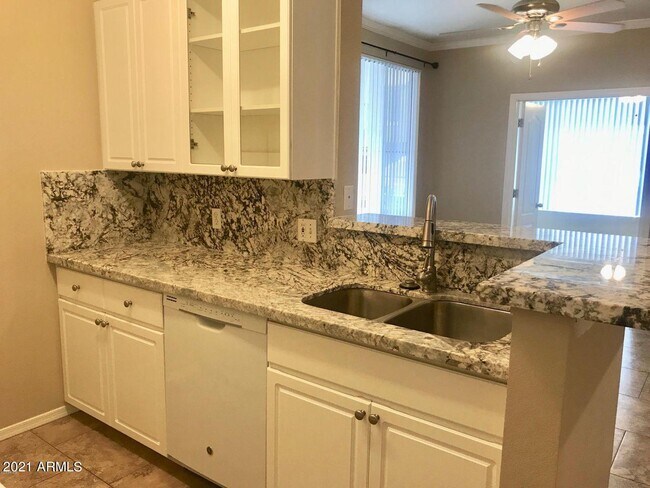 Photo - 1701 E Colter St Unidad 189