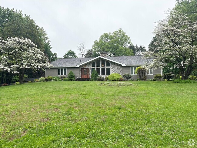 Building Photo - 41 Flower Hill Rd Rental