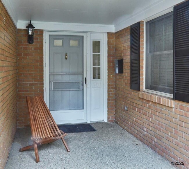 Photo - 532 W Broadway