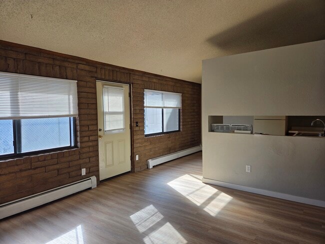 1105 Santa Clara Ave