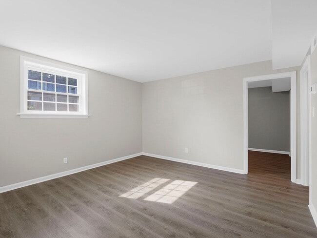 Photo - Stratford Square Apartments Unidad #200