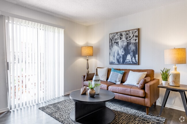 1HAB, 1BA - 651SF - Sala de estar