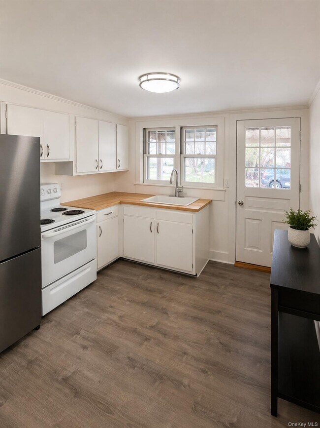 Photo - 72 Main St Unidad 2A