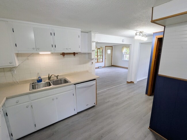 Photo - 1810 Midway Dr