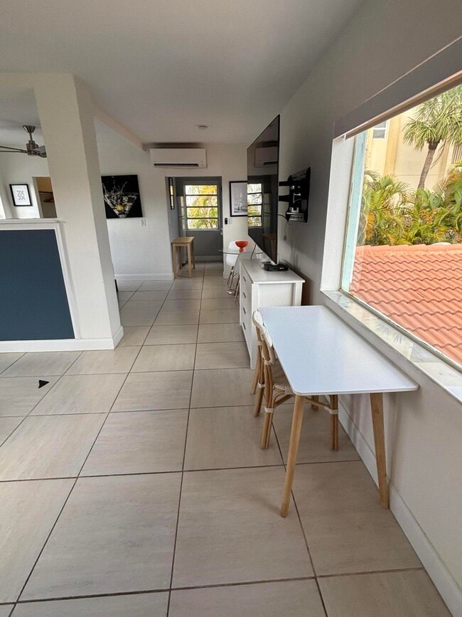 Photo - 381 SE 20th Ave Unit 5