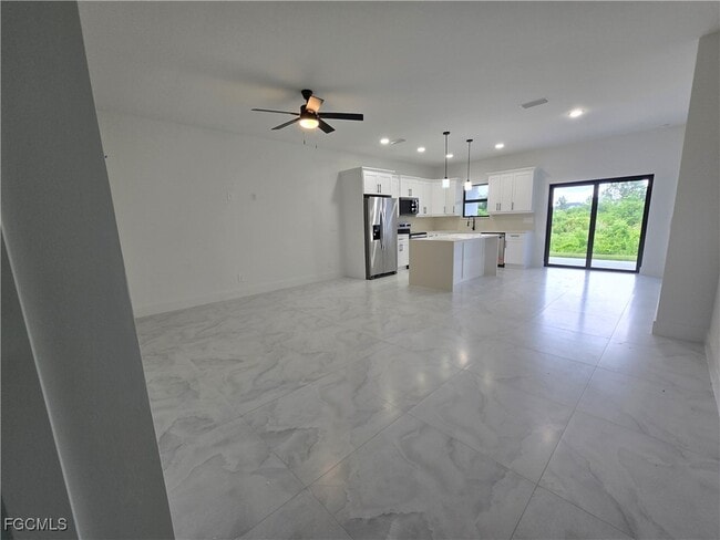 Photo - 483 Linden Ave S